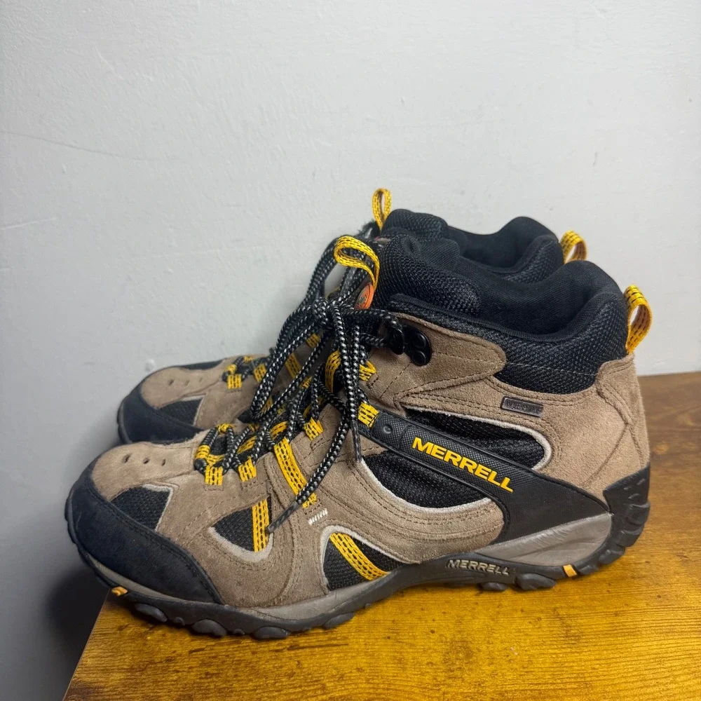 Merrell Gunsmoke Yokota Trail Mid Hiking Boots Mens Size 11 Brown J063015